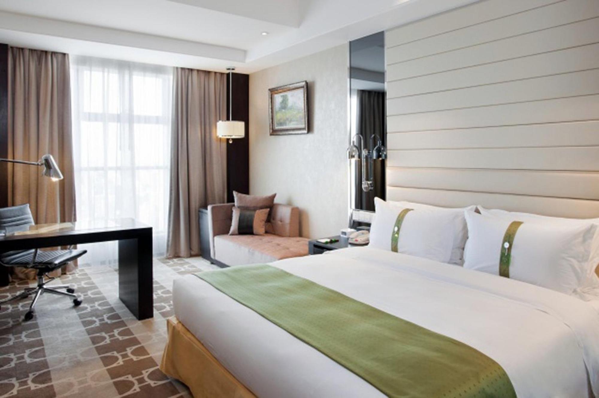 Holiday Inn Beijing Focus Square Bagian luar foto