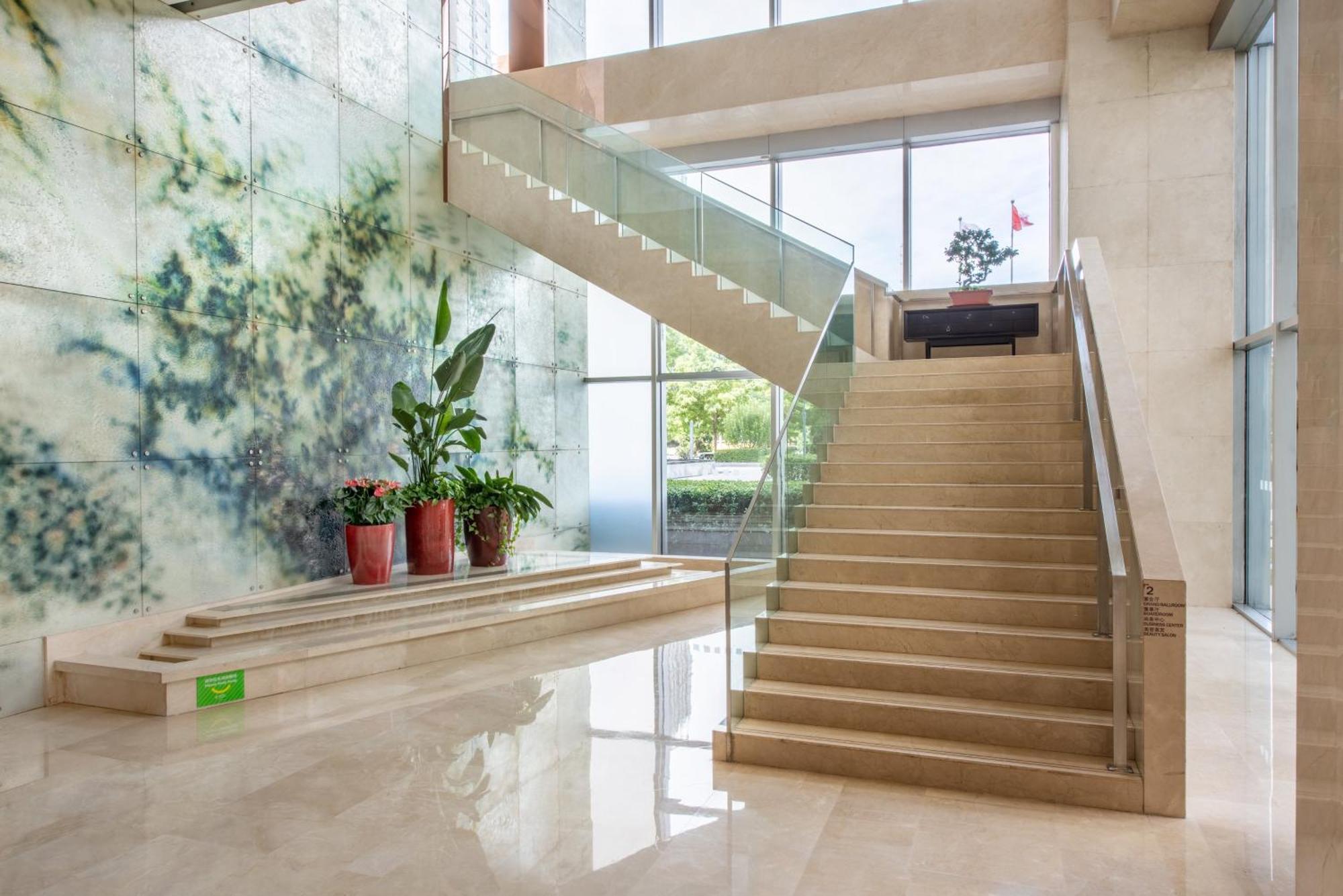 Holiday Inn Beijing Focus Square By Ihg Bagian luar foto